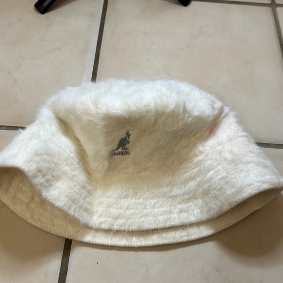 Kangol Accessories Kangol Cream Colored Hat Poshmark
